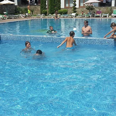 Hotel Family Apolon 2*