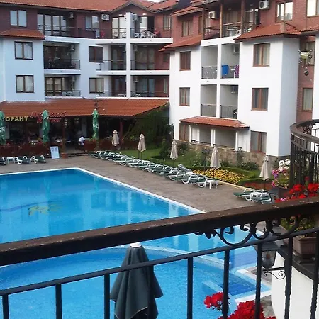 Family Apolon فندق